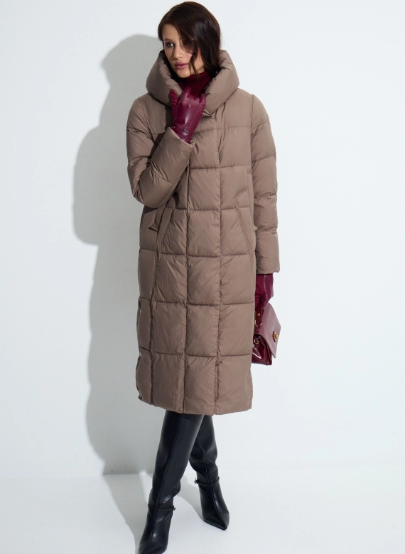 Женский пуховик с капюшоном фото