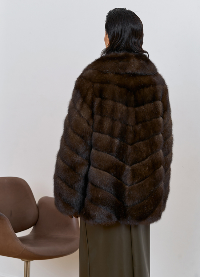 Женская шуба из соболя с воротником шаль модель № 31772 универмаг малина