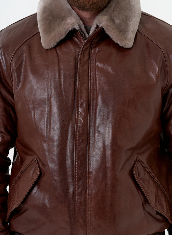 Куртка из натуральной кожи коричневого цвета