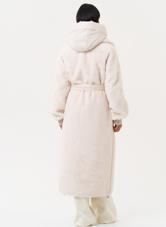 Женская шуба со съёмным капюшоном