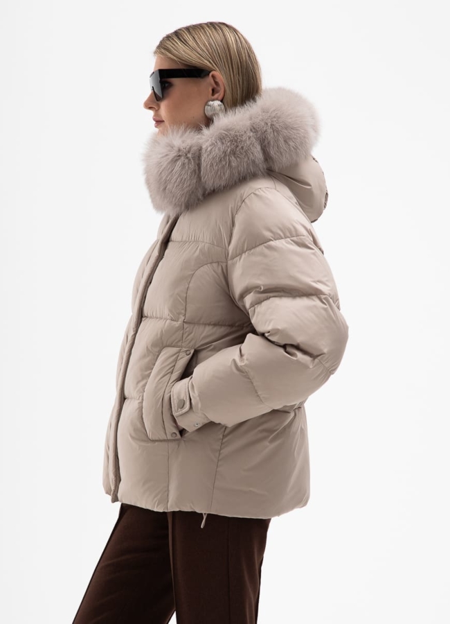 Короткий пуховик с капюшоном из меха песца модель № 31119 в рассрочку