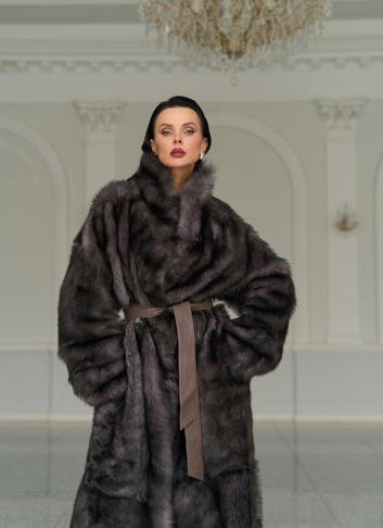 Женская двухсторонняя дубленка с поясом