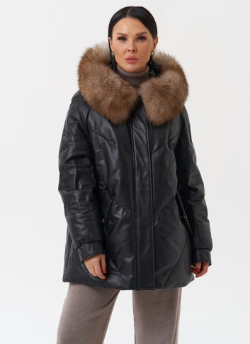 Женский кожаный пуховик с капюшоном фото