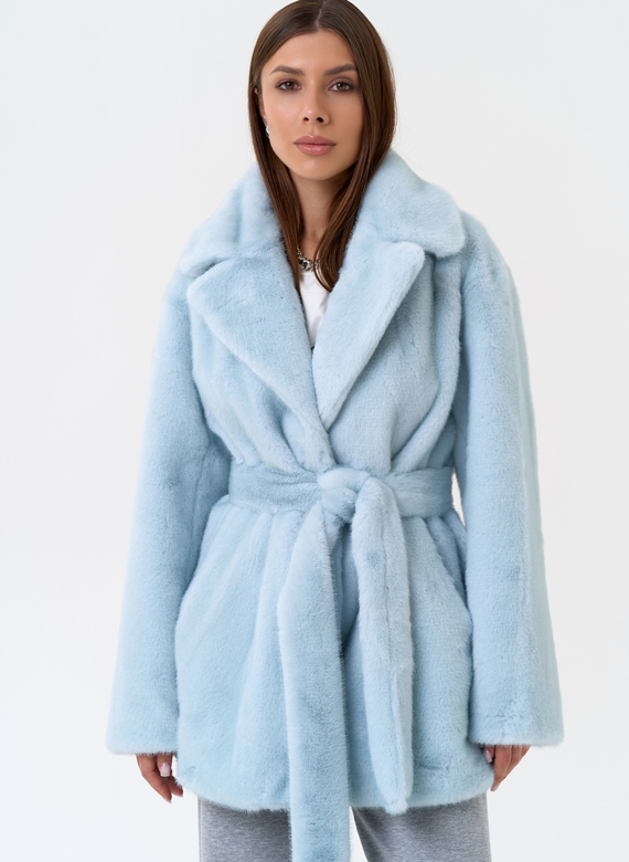 Женская шуба из эко меха в голубом цвете