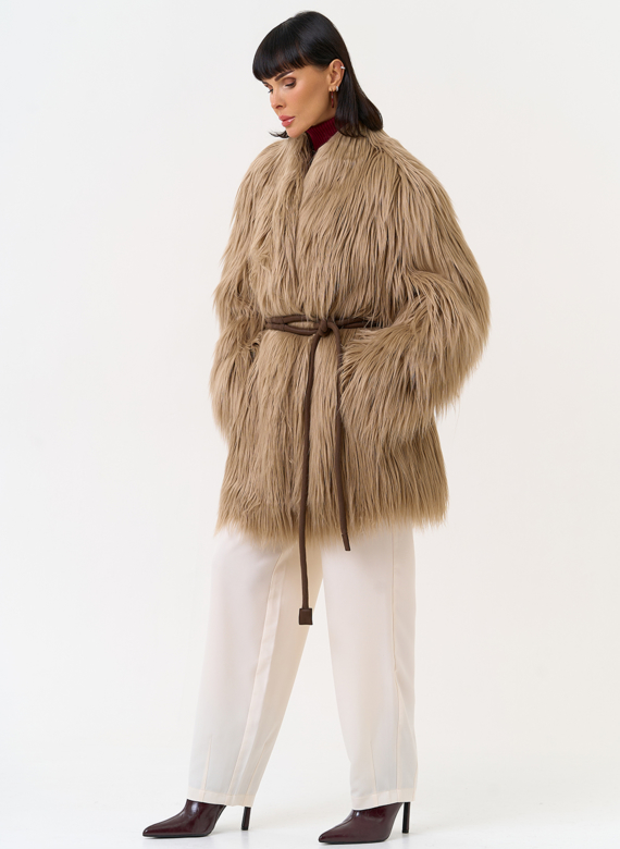 Женская шуба из эко меха с декоративным поясом